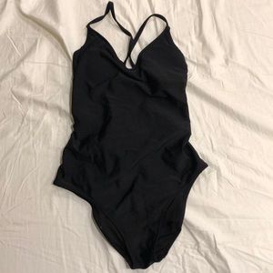 5/$25 💕 Tie back/criss cross back one piece